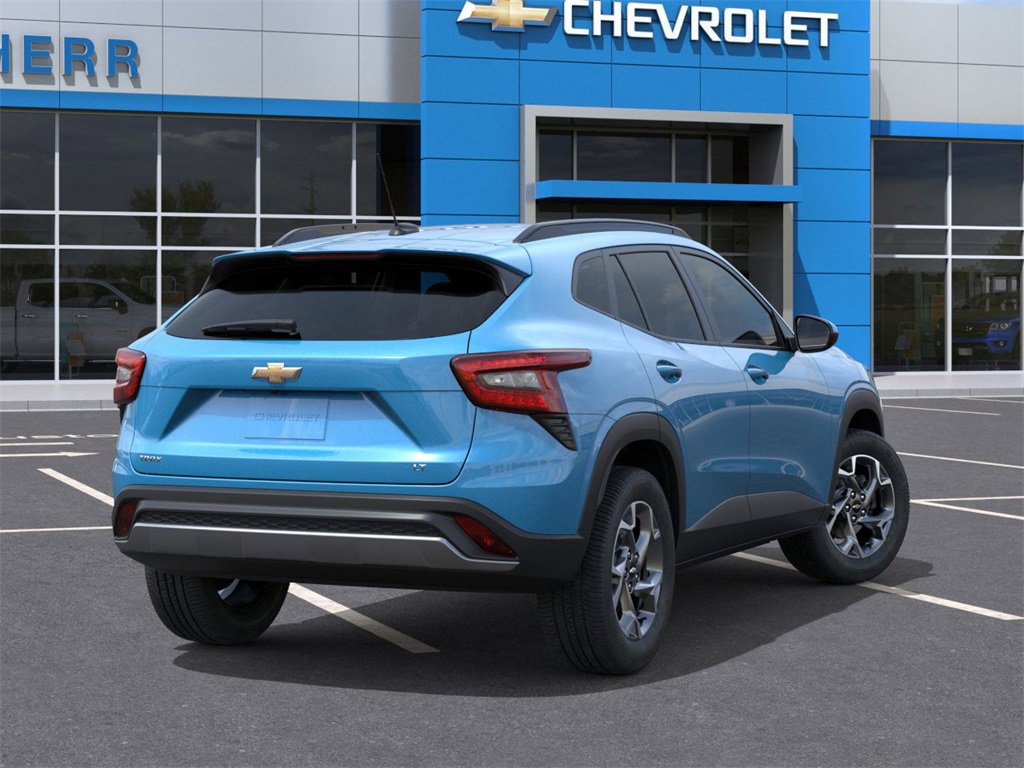 2025 Chevrolet Trax LT photo 4