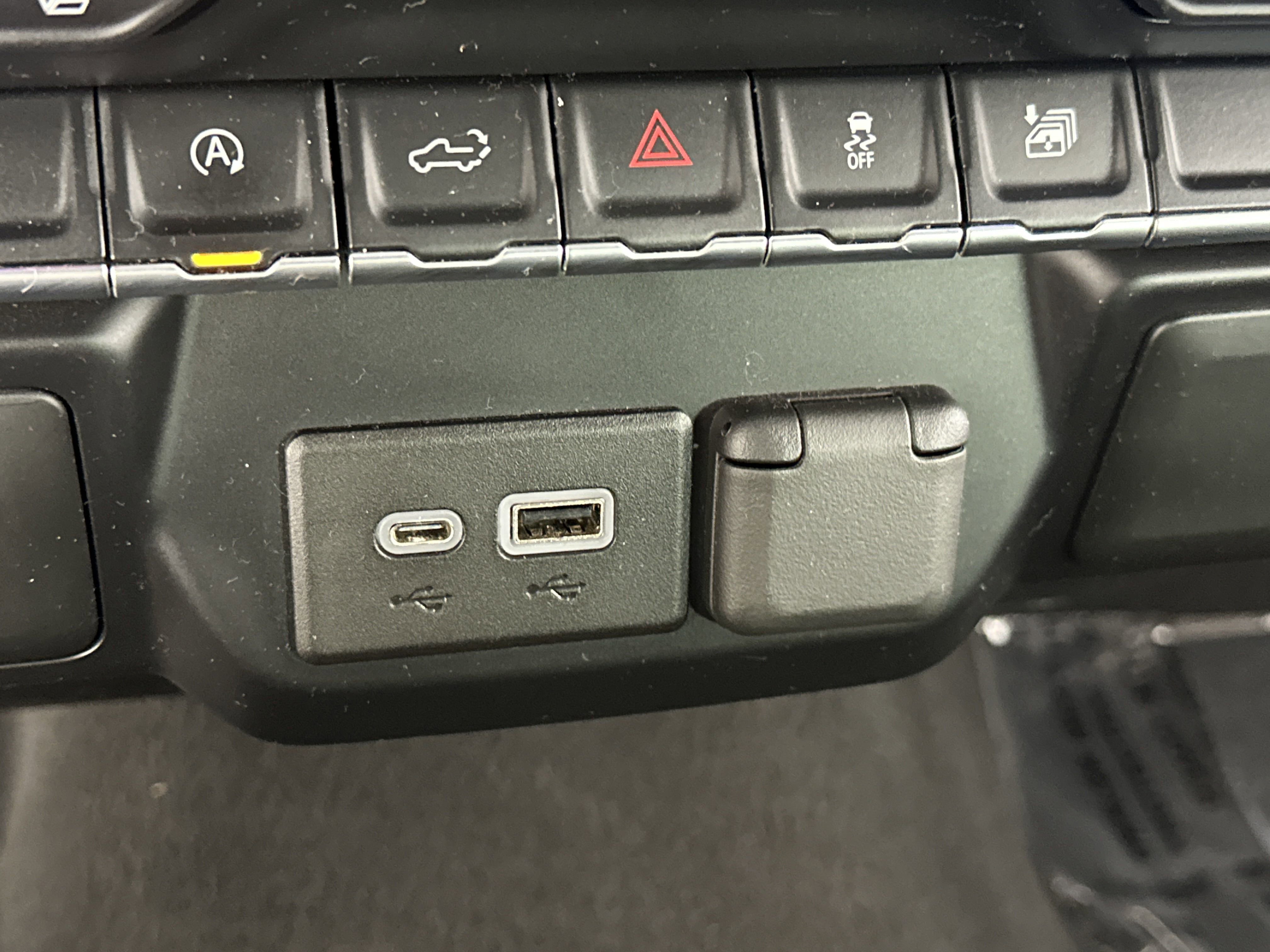 2022 Chevrolet Silverado 1500 LT photo 13