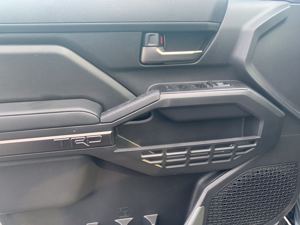 2025 Toyota Tacoma TRD Off-Road Double Cab photo 11