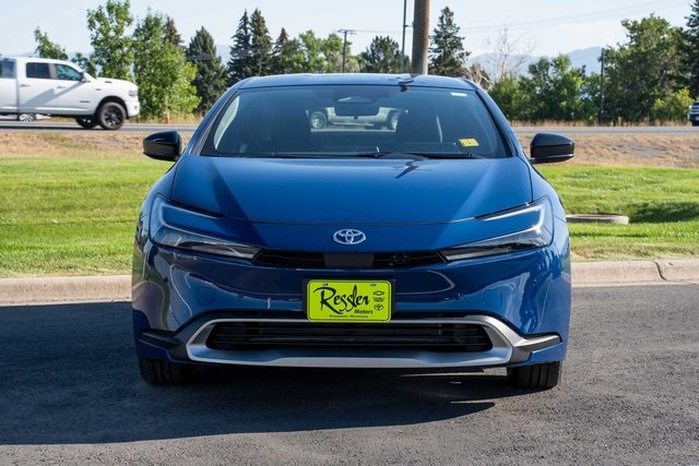 2026 Toyota Prius Plug-in Hybrid SE photo 6