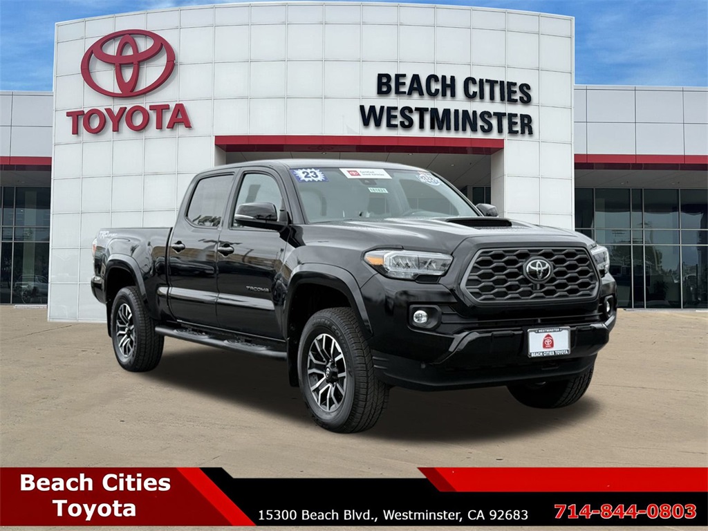 2023 Toyota Tacoma TRD Sport photo 2