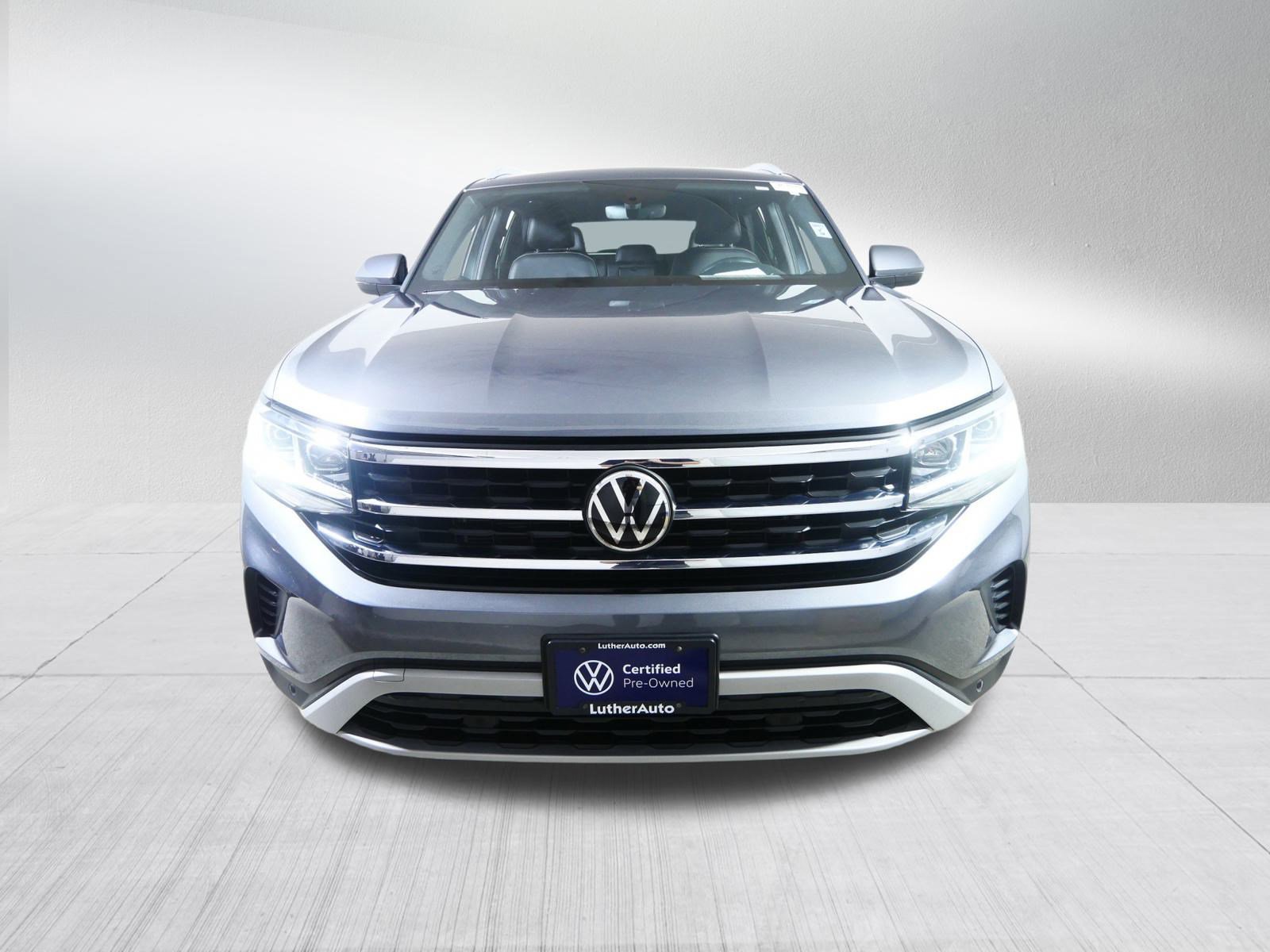 2020 Volkswagen Atlas Cross Sport SE photo 2