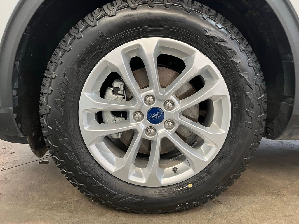 2022 Ford Escape Hybrid SE photo 11