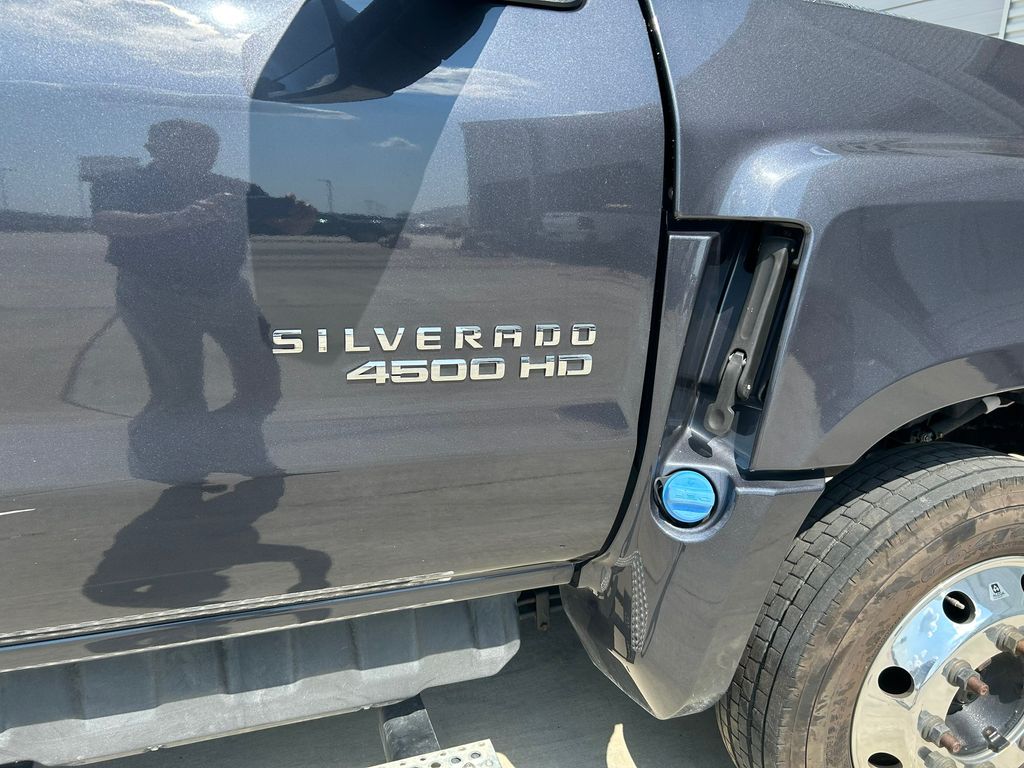 2023 Chevrolet Silverado 4500HD Work Truck photo 4