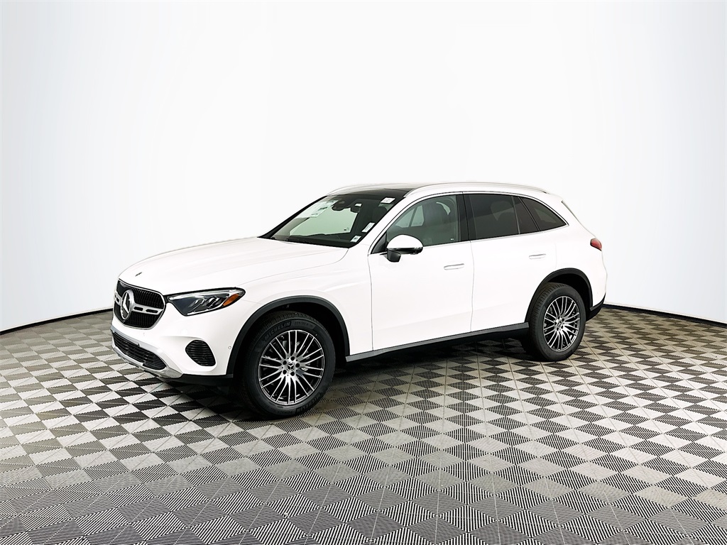 2026 Mercedes Benz GLC 300 4MATIC photo 3