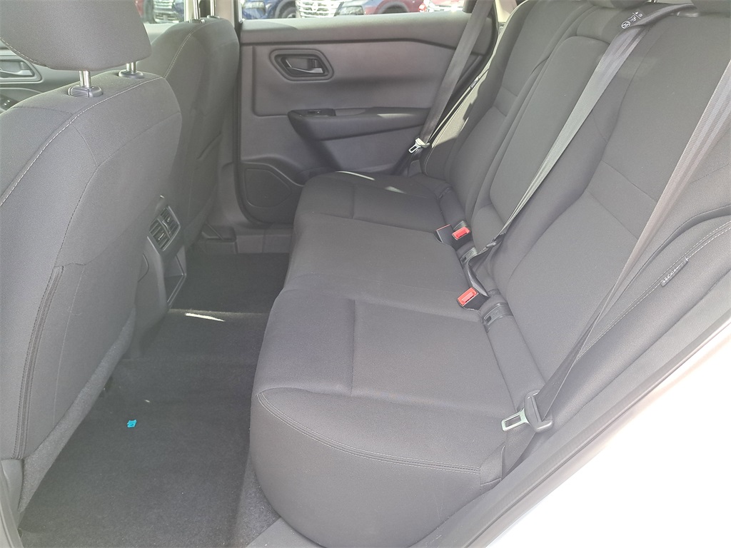 2025 Nissan Rogue S photo 10