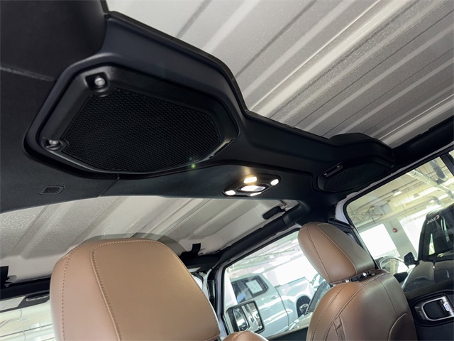 2020 Jeep Wrangler Unlimited Sahara photo 15