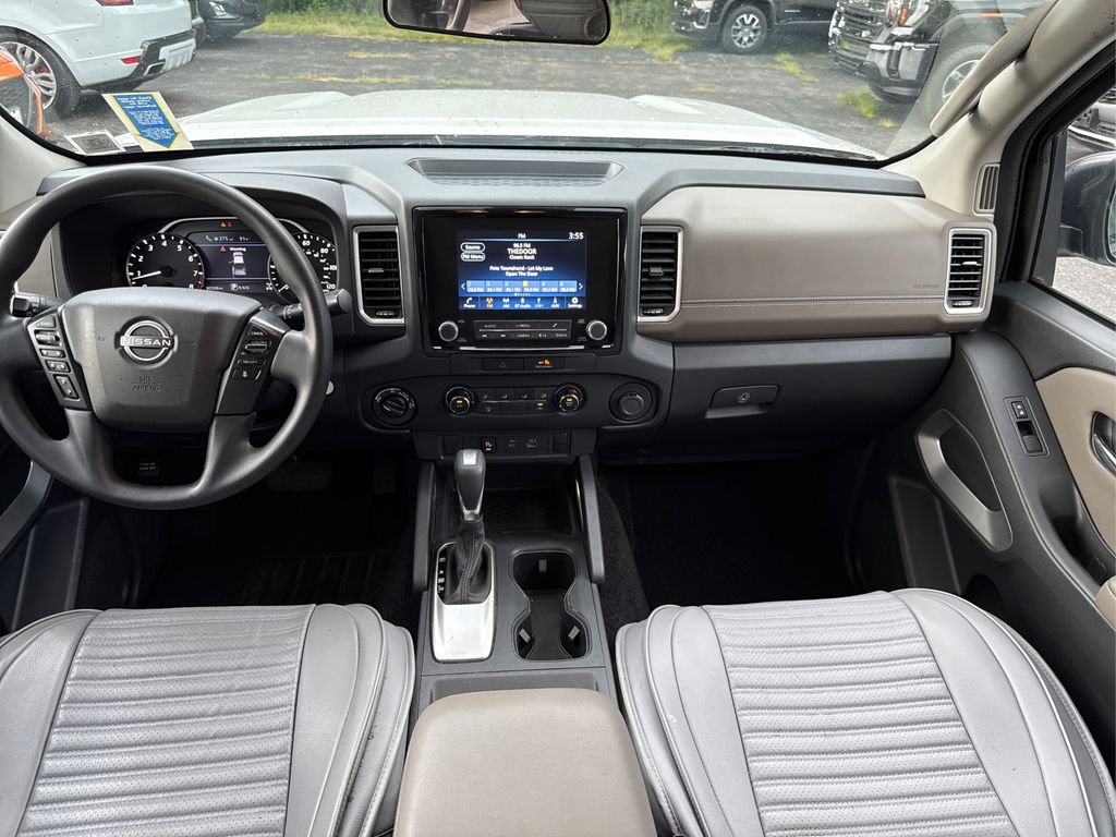 2022 Nissan Frontier SV photo 17
