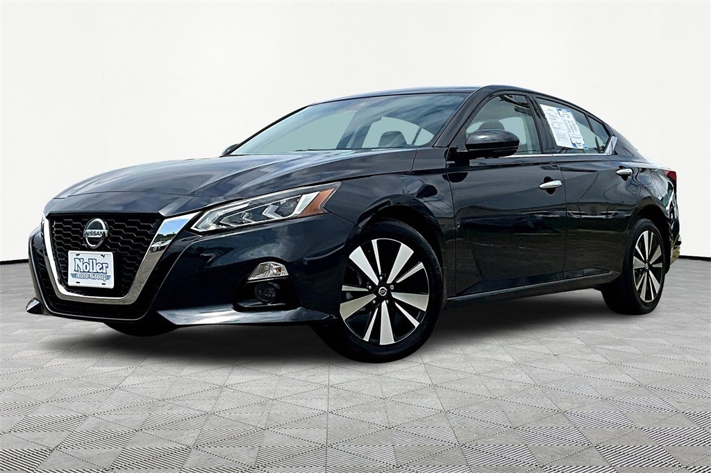 Used 2022 Nissan Altima SL with VIN 1N4BL4EW6NN399775 for sale in Kansas City
