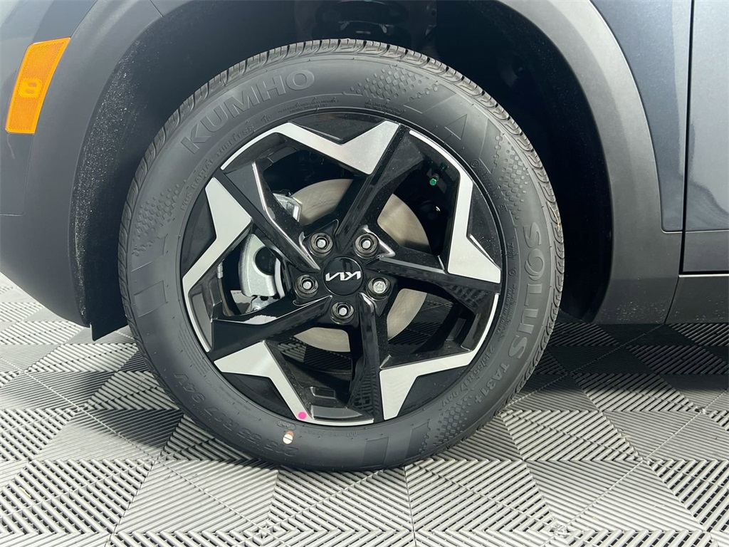 2025 Kia Seltos EX photo 8