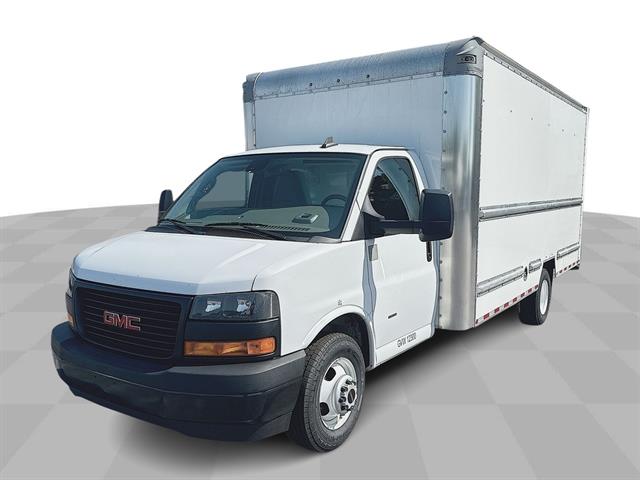 2021 GMC Savana Cutaway Work Van's photo