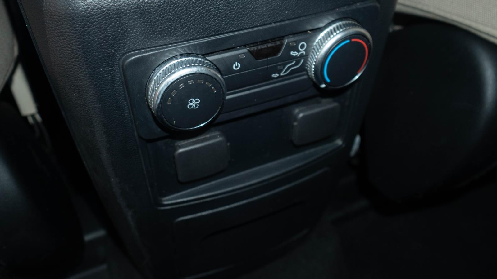 2021 Ford Explorer Base photo 5