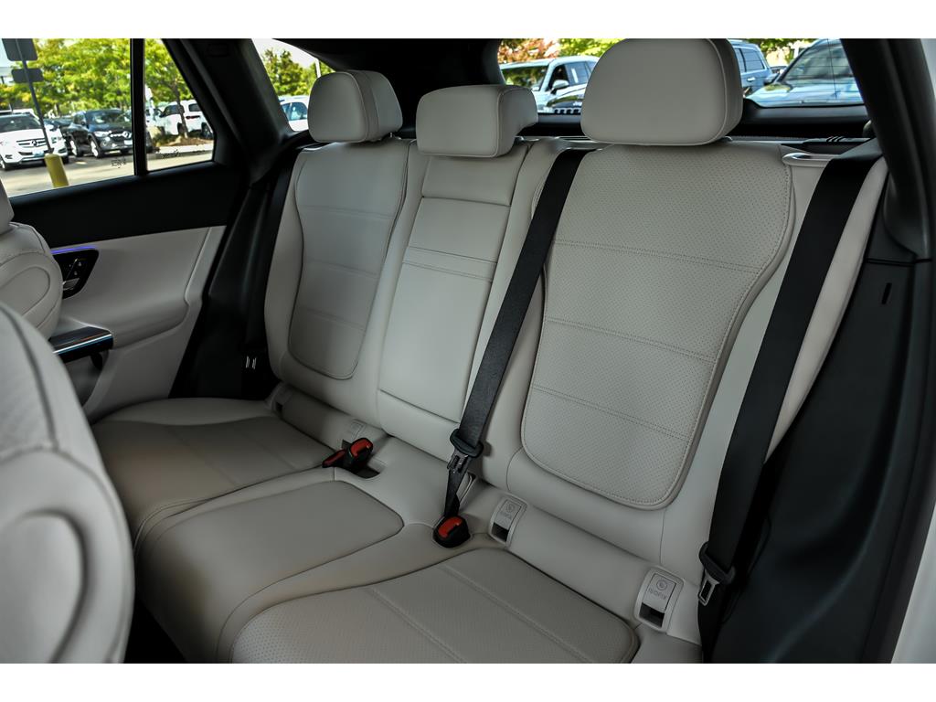 2026 Mercedes Benz GLC 350e 4MATIC photo 11