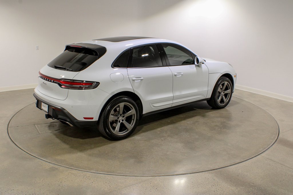 2023 Porsche Macan Base photo 4