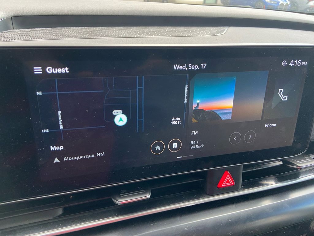 2025 Kia Carnival LXS photo 10