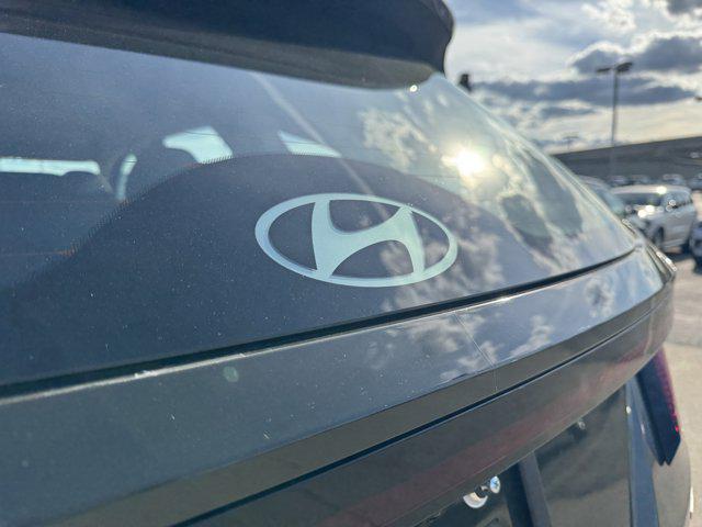 2025 Hyundai Tucson SE photo 8