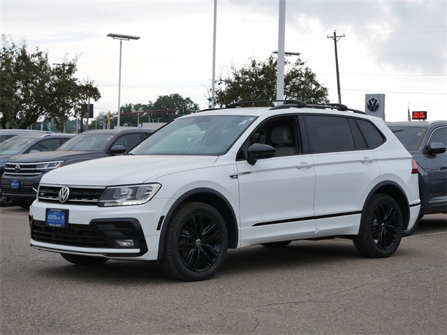 2019 Volkswagen Tiguan SEL R-Line photo 3