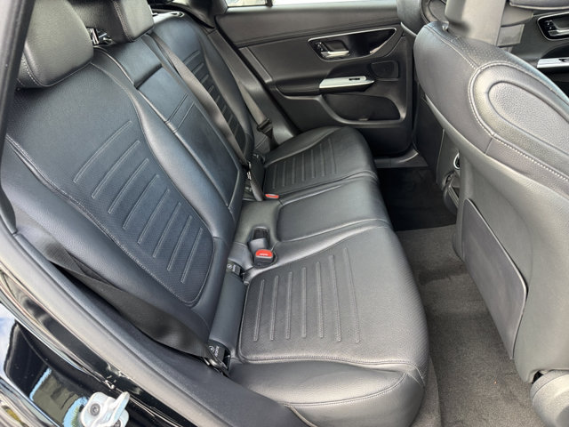 2026 Mercedes Benz GLC 300 photo 4