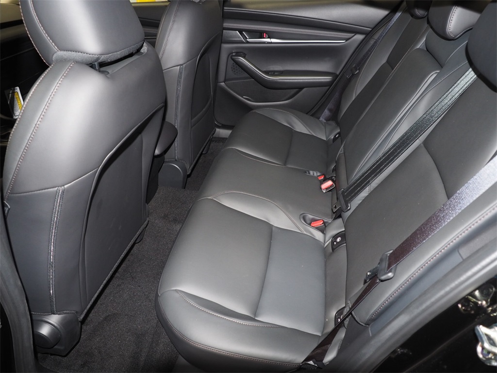 2025 Mazda Mazda3 2.5 Select Sport photo 4