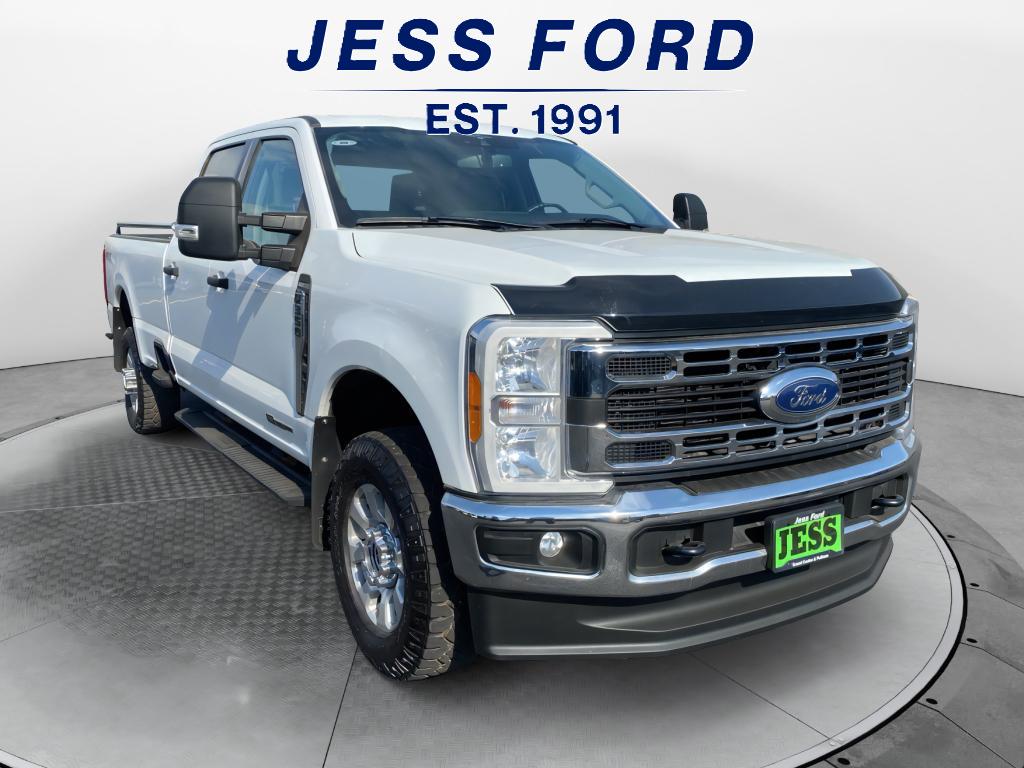 2023 Ford F-350 Super Duty XLT's photo