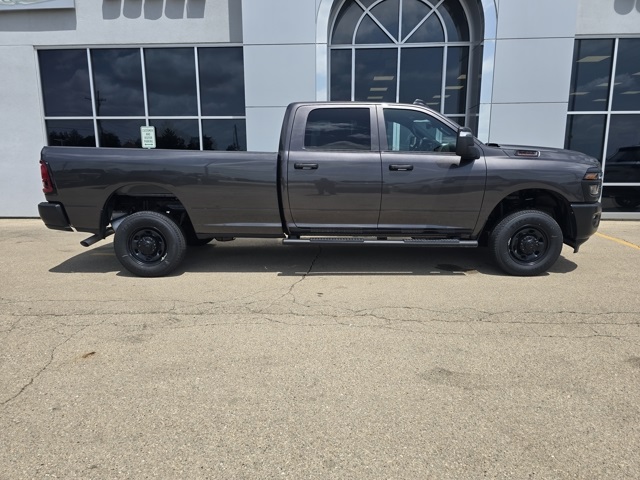 2025 Ram 2500 Tradesman photo 2
