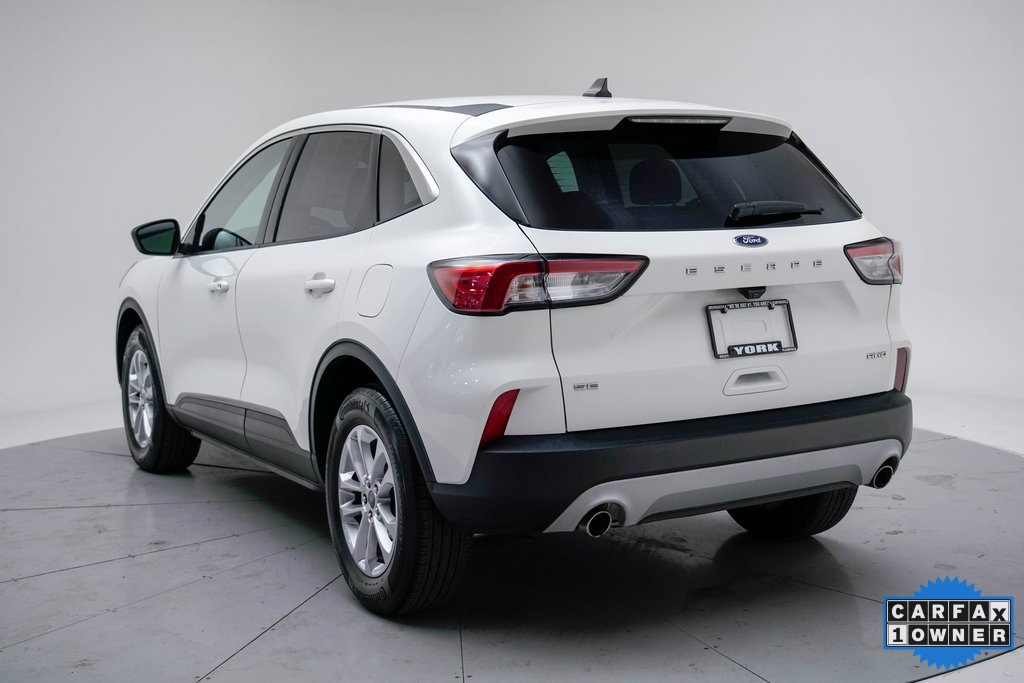 2022 Ford Escape SE photo 3