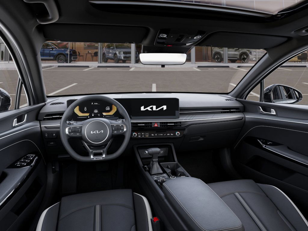 2025 Kia K5 GT-Line photo 13