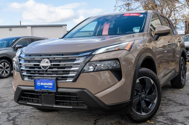 2025 Nissan Rogue SV's photo