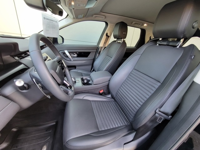 2024 Land Rover Discovery Sport S photo 16