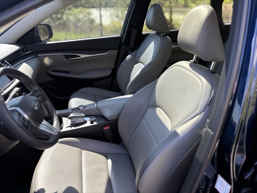 2023 Infiniti QX50 Luxe AWD photo 19