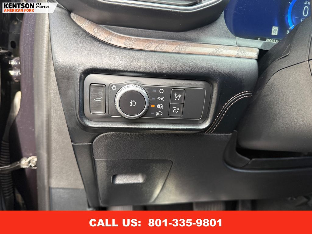 2021 Ford Explorer Platinum photo 17