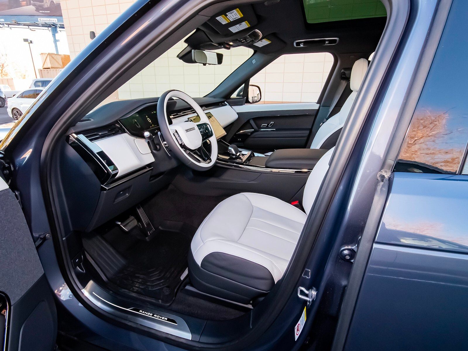 2025 Land Rover Range Rover Sport SE photo 29