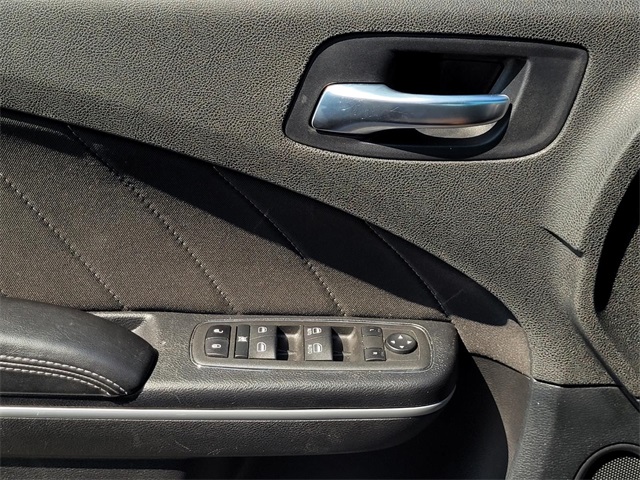 2022 Dodge Charger SXT AWD photo 19