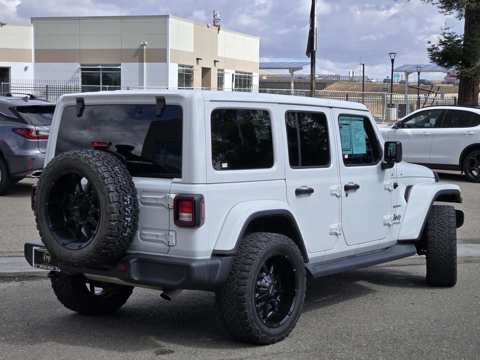 2020 Jeep Wrangler Unlimited Sahara photo 3