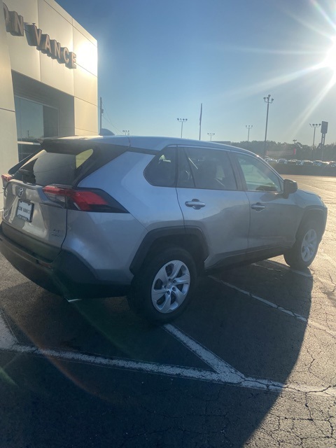 2024 Toyota RAV4 LE photo 10