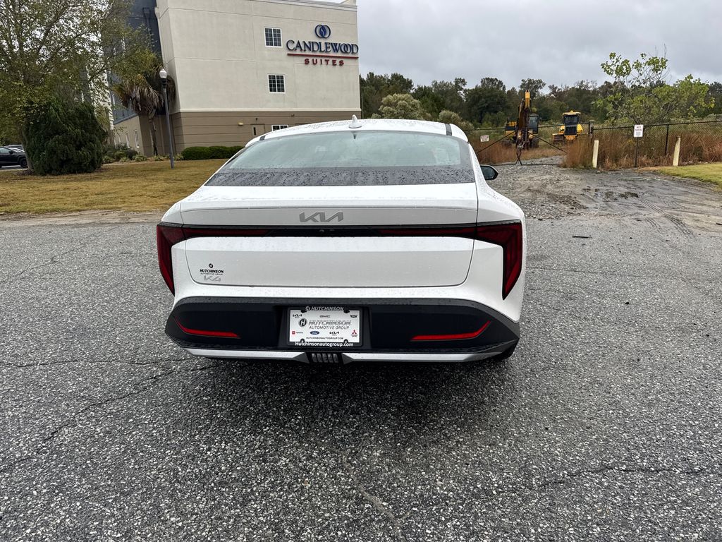 2025 Kia K4 LXS photo 4
