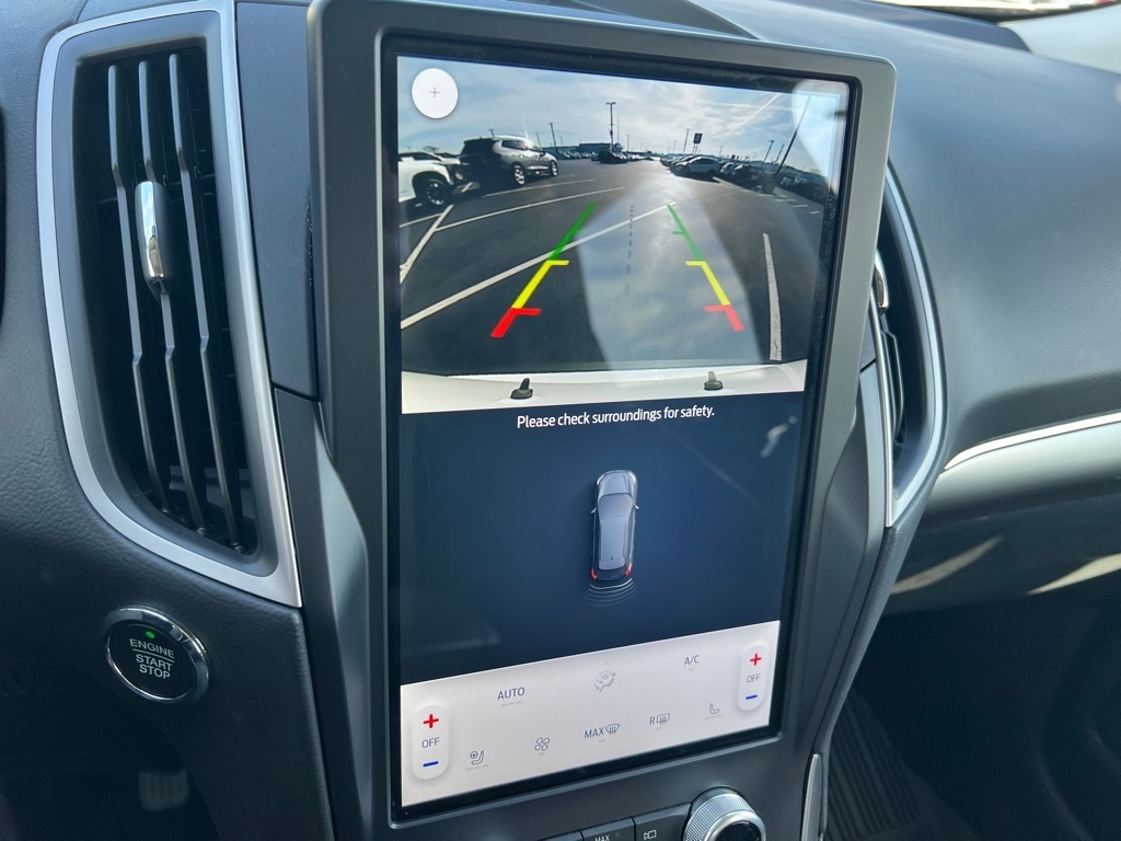2022 Ford Edge SEL photo 6