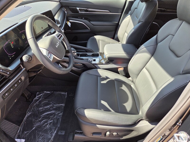 2025 Kia Telluride S photo 2