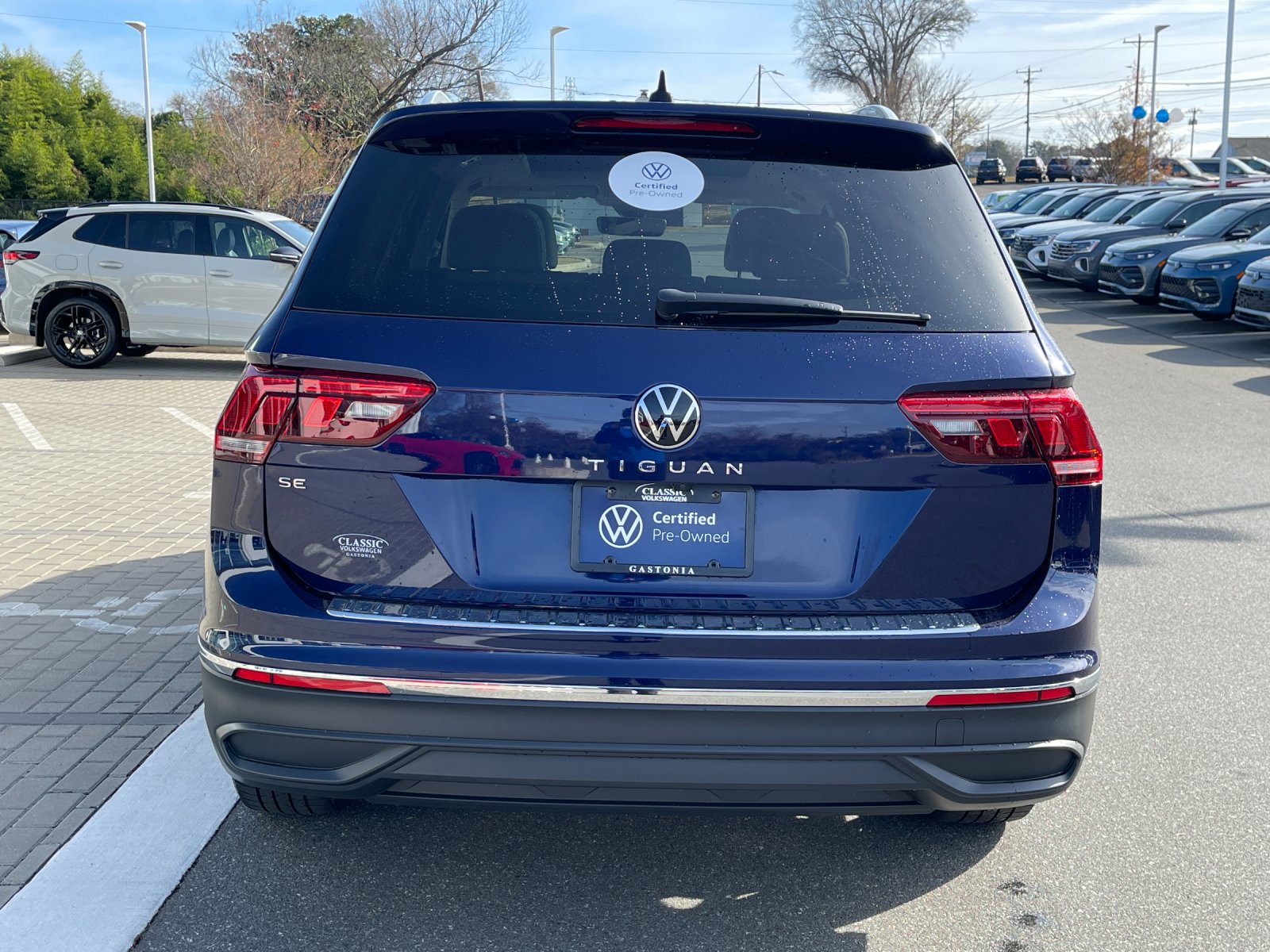 2022 Volkswagen Tiguan SE photo 4