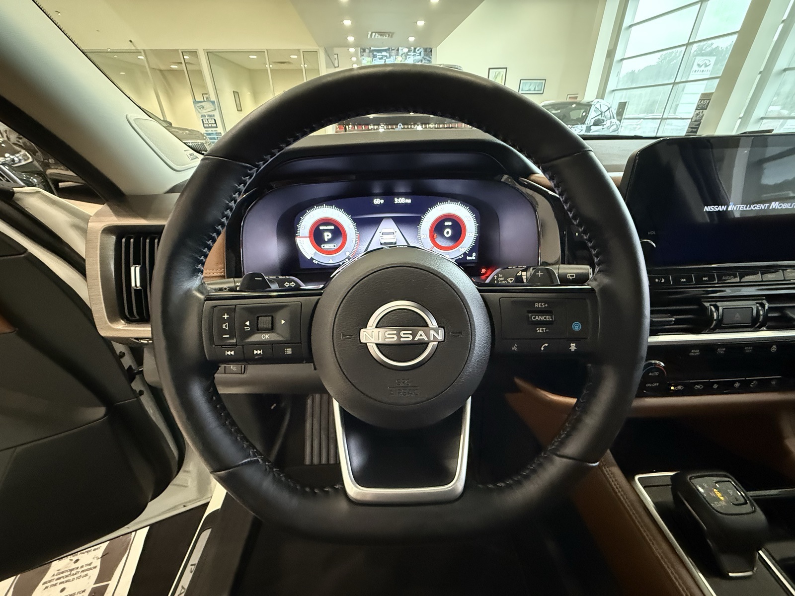 2023 Nissan Pathfinder Platinum photo 13