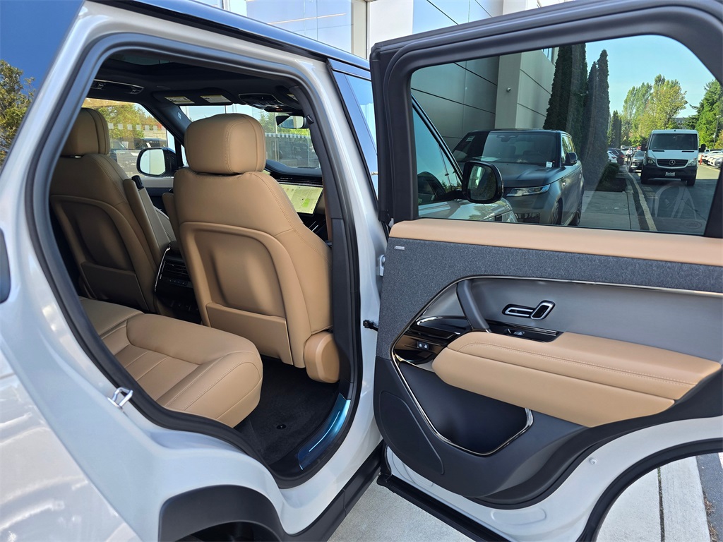 2025 Land Rover Range Rover Sport SE photo 25