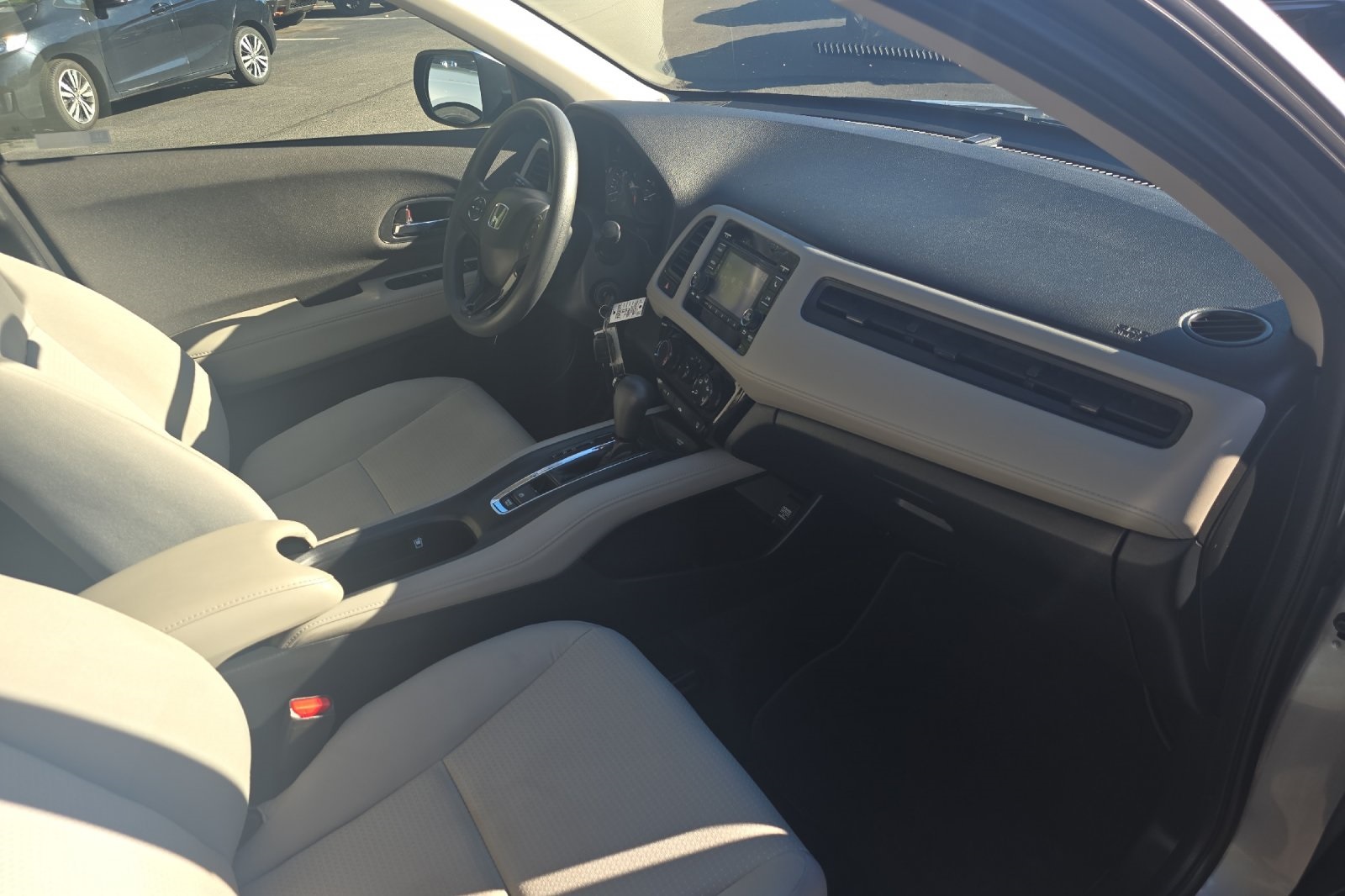 2019 Honda HR-V LX photo 14