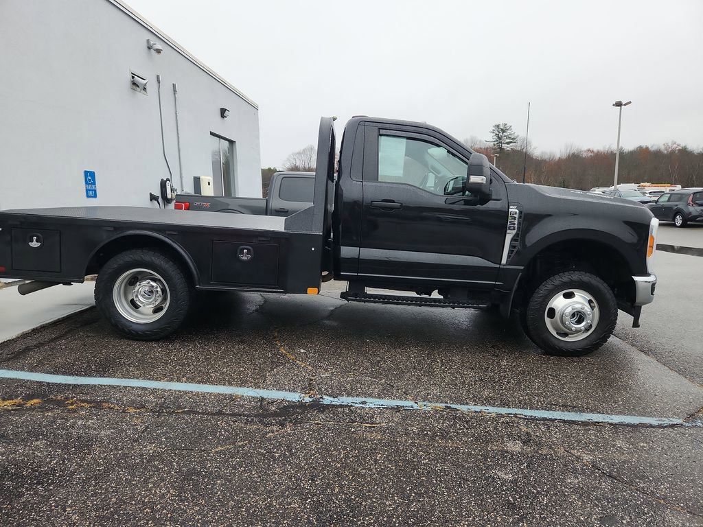2023 Ford F-350 XLT photo 4