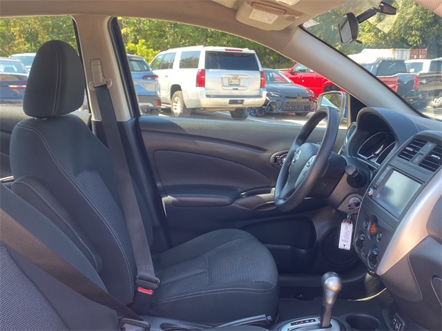 2019 Nissan Versa 1.6 SV photo 11