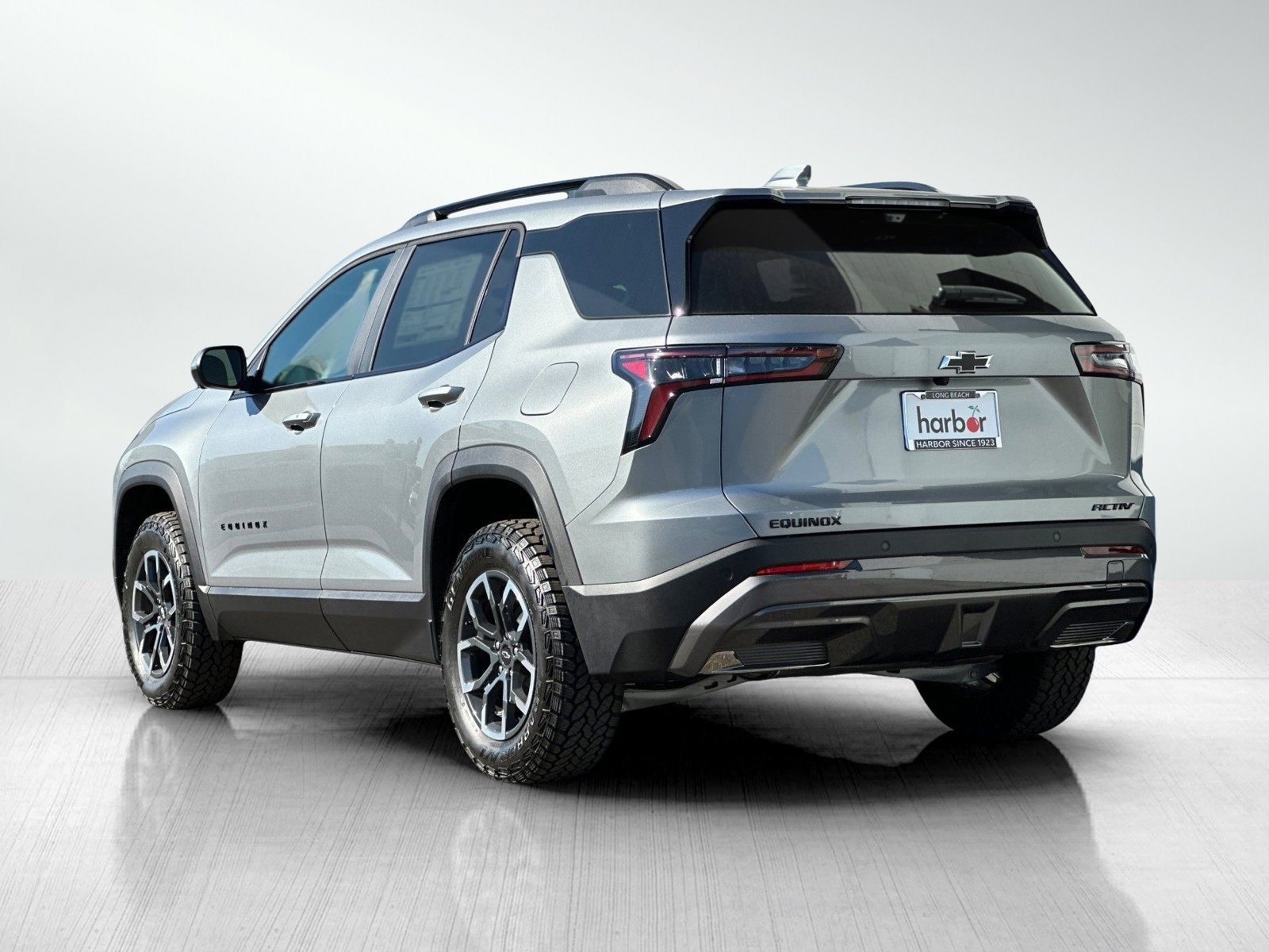 2025 Chevrolet Equinox ACTIV photo 2