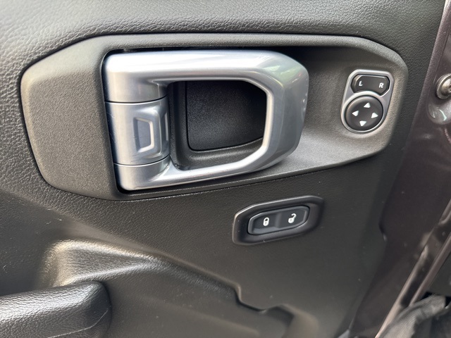 2022 Jeep Wrangler Unlimited Rubicon photo 21