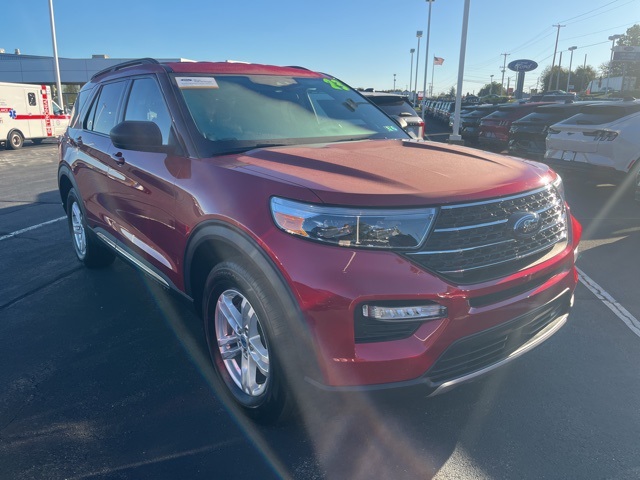 2023 Ford Explorer XLT photo 3