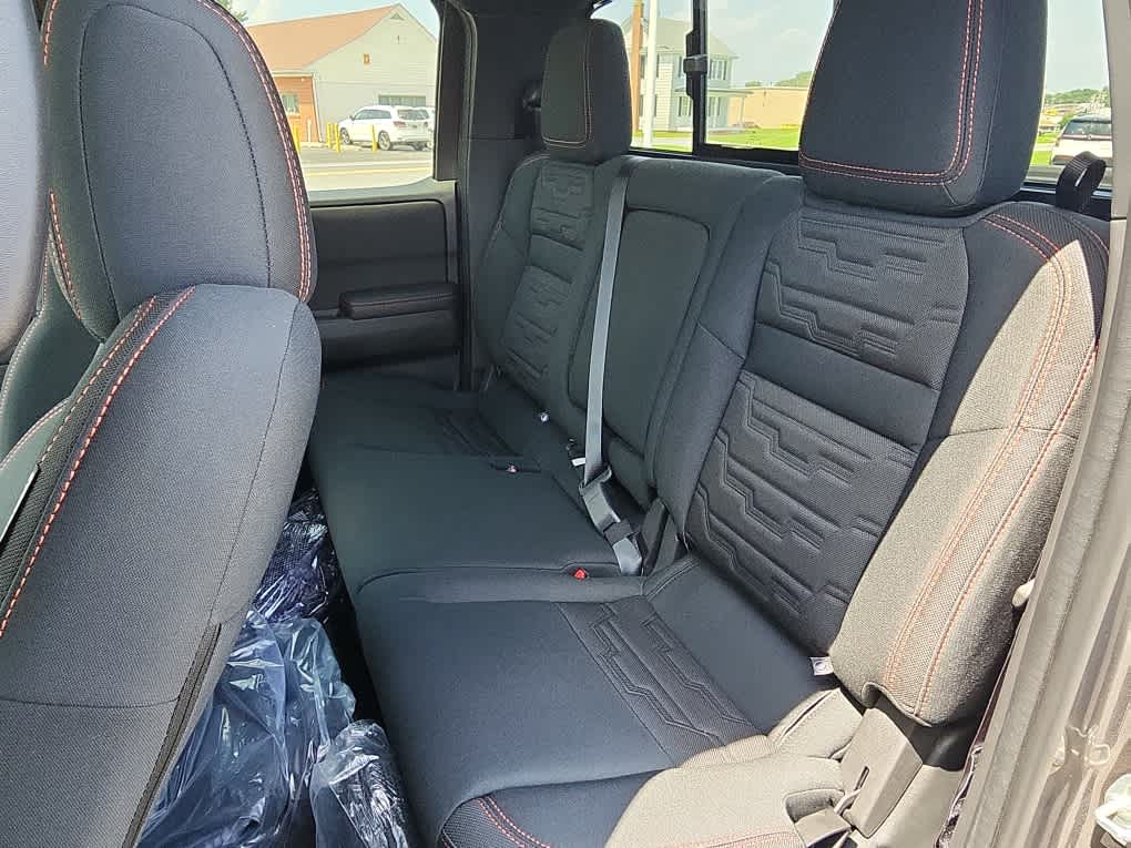 2025 Nissan Frontier Crew Cab PRO-4X photo 7