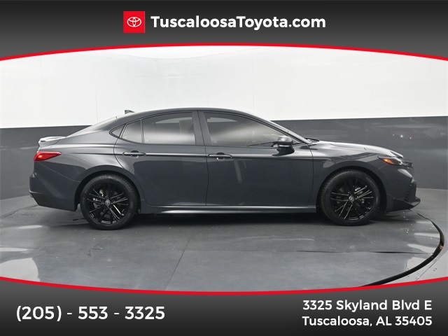 2025 Toyota Camry SE's photo