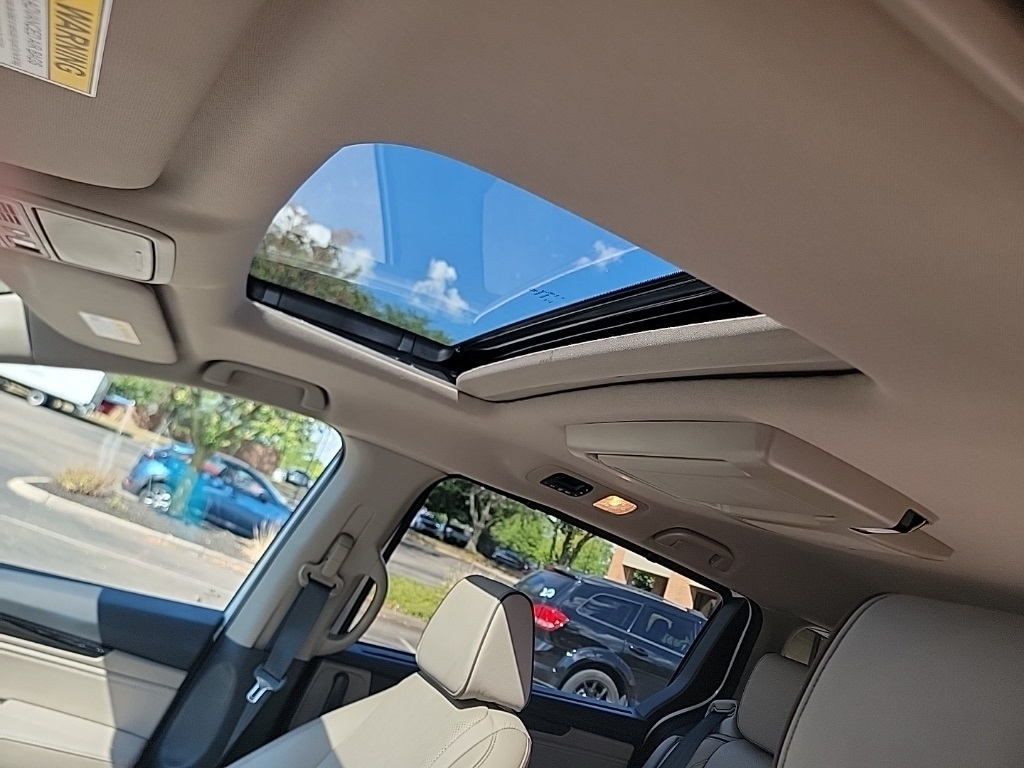 2023 Honda Odyssey Elite photo 3